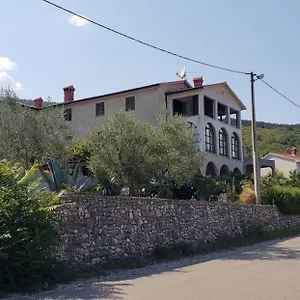  Apartment Divna